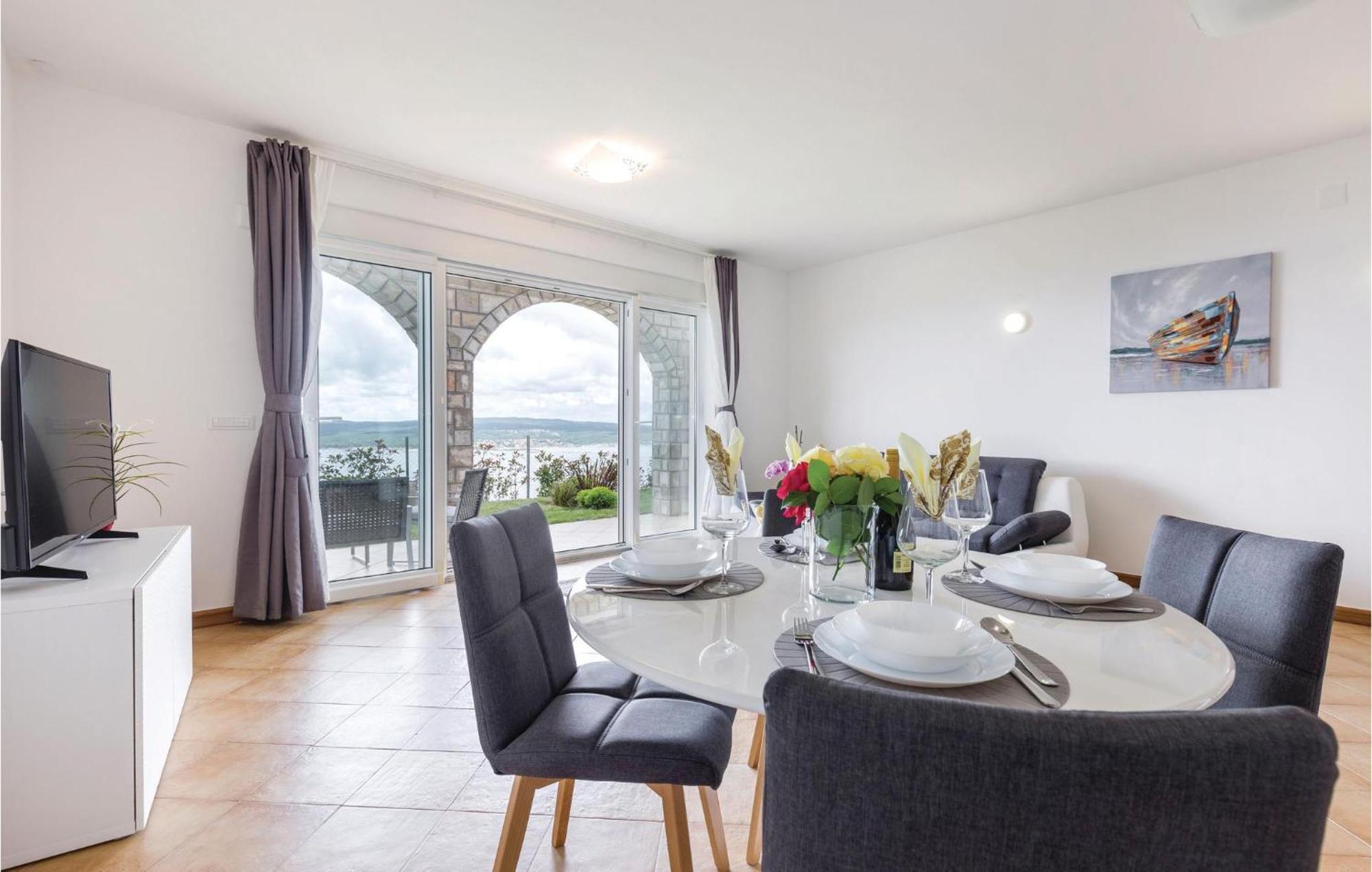 Cozy Apartment In Crikvenica With House Sea View מראה חיצוני תמונה