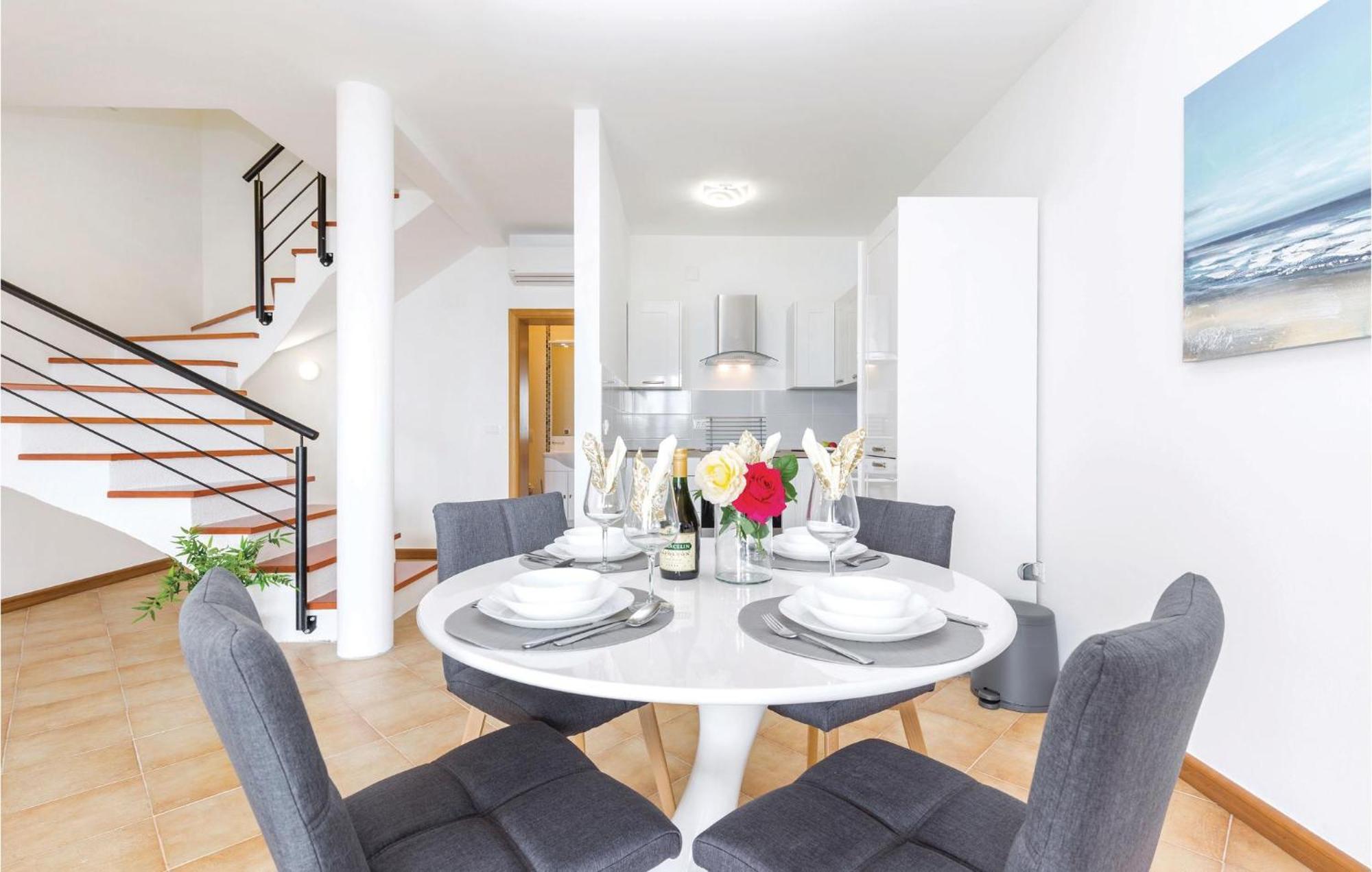 Cozy Apartment In Crikvenica With House Sea View מראה חיצוני תמונה