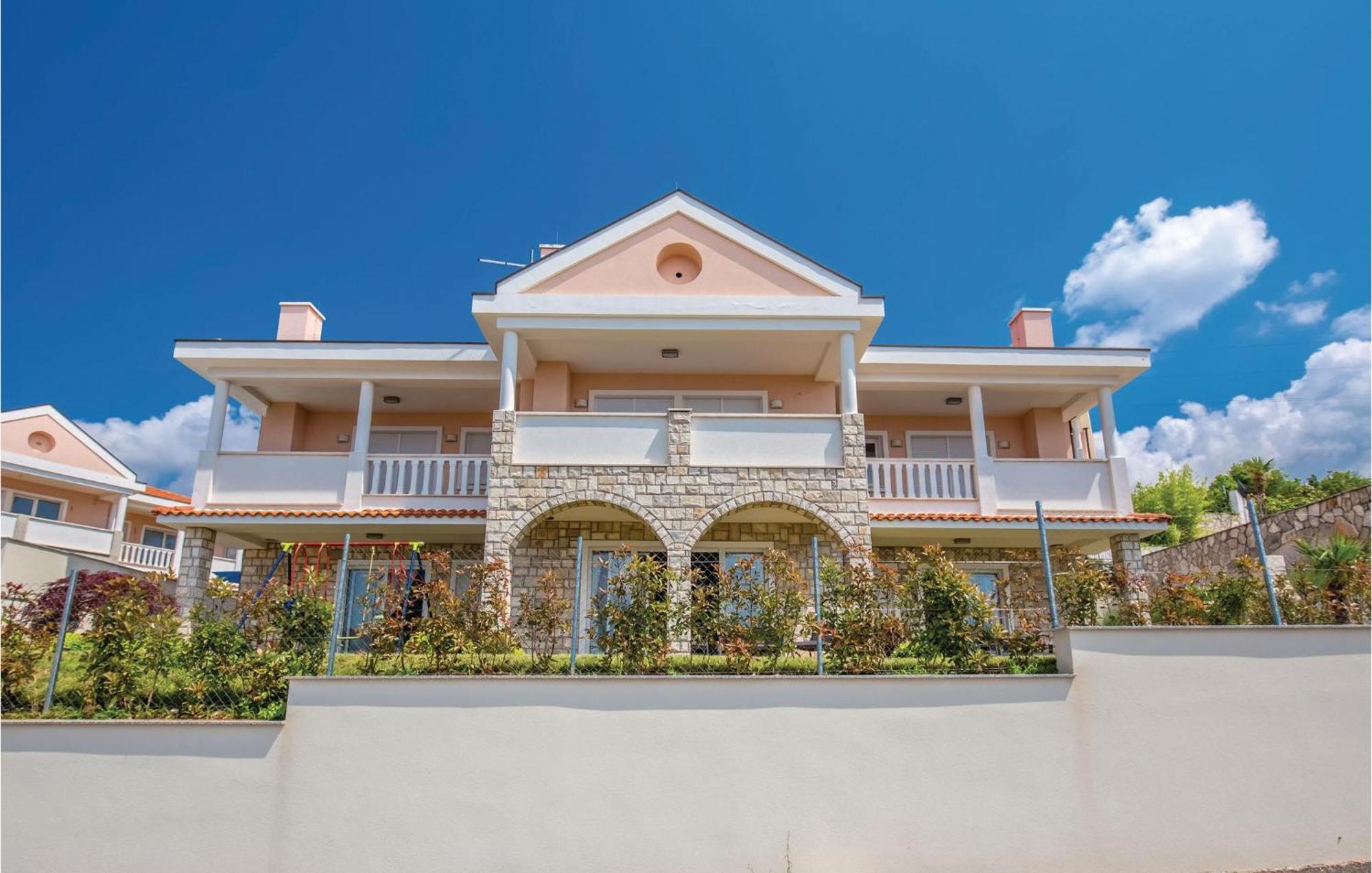 Cozy Apartment In Crikvenica With House Sea View מראה חיצוני תמונה